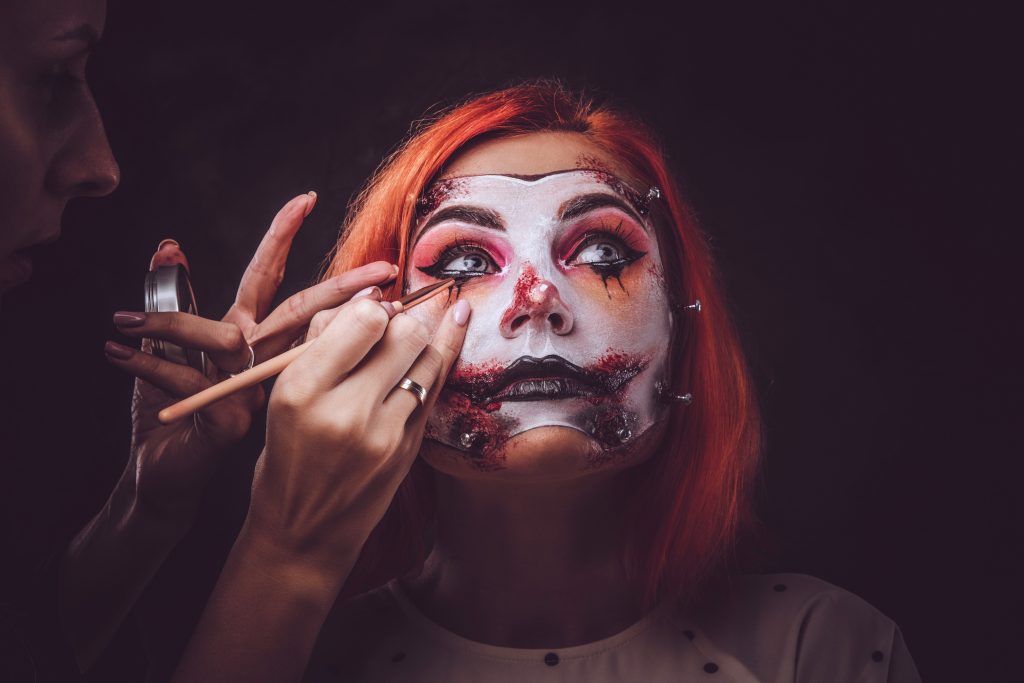 Unleash Your Inner Artist: DIY Halloween Makeup Tips !